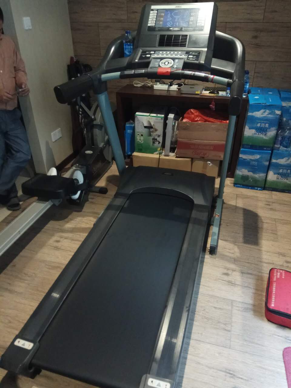 跑步機維修 (7) 跑步機維修 (7)